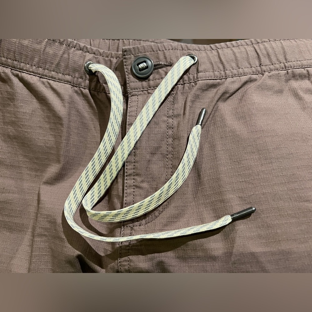 Vuori Ripstop Pant: Women’s DuraTera Pants Hazel small - Picture 7 of 12